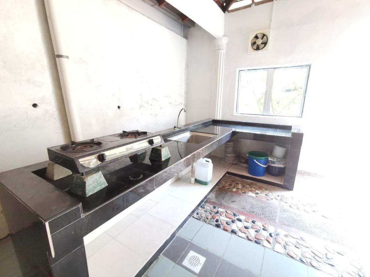 Jen Pd Homestay - Unique, Antique House No Wifi Порт-Диксон Экстерьер фото